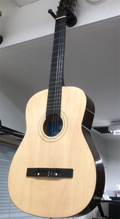halpis-klassinen-kitara.jpg&width=400&height=500
